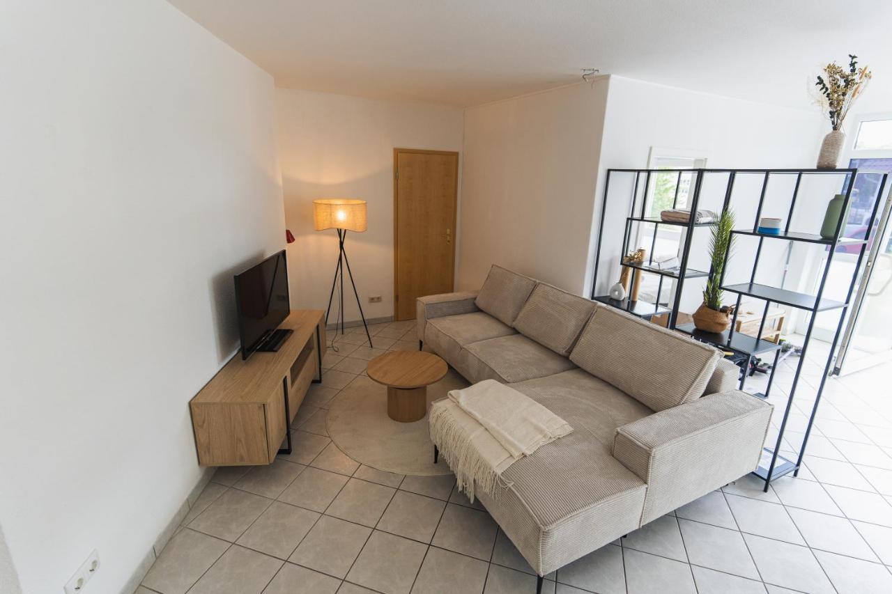 Appartment In Den Weinbergen Bei Mainz - Mit 2X Doppelzimmern, 1X Grosses Wohnzimmer, Bad & Kueche Stadecken-Elsheim Buitenkant foto