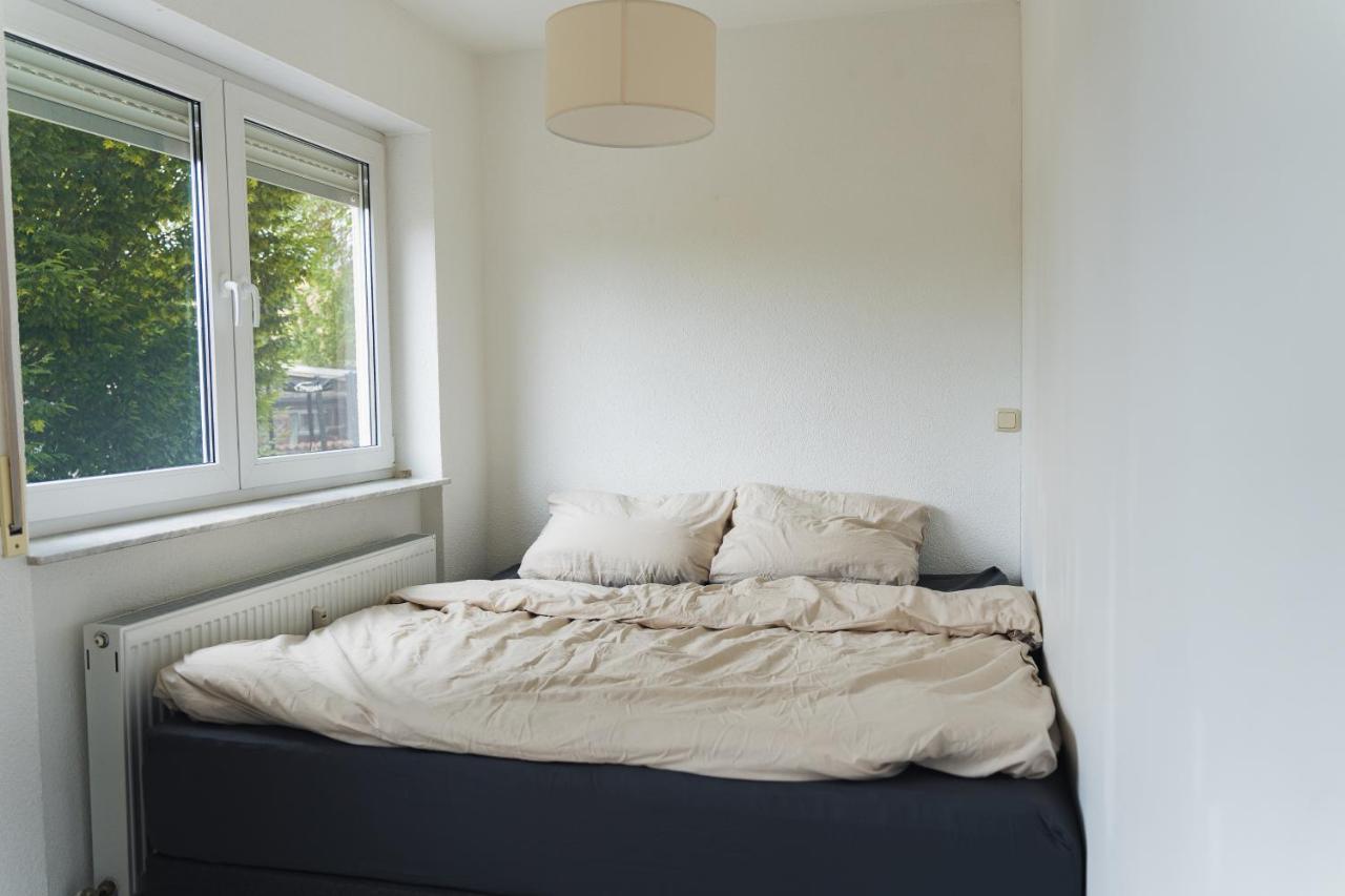 Appartment In Den Weinbergen Bei Mainz - Mit 2X Doppelzimmern, 1X Grosses Wohnzimmer, Bad & Kueche Stadecken-Elsheim Buitenkant foto
