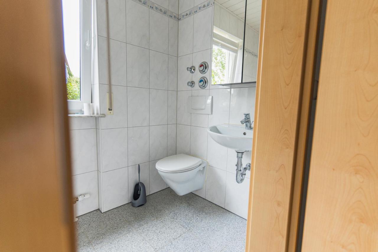 Appartment In Den Weinbergen Bei Mainz - Mit 2X Doppelzimmern, 1X Grosses Wohnzimmer, Bad & Kueche Stadecken-Elsheim Buitenkant foto