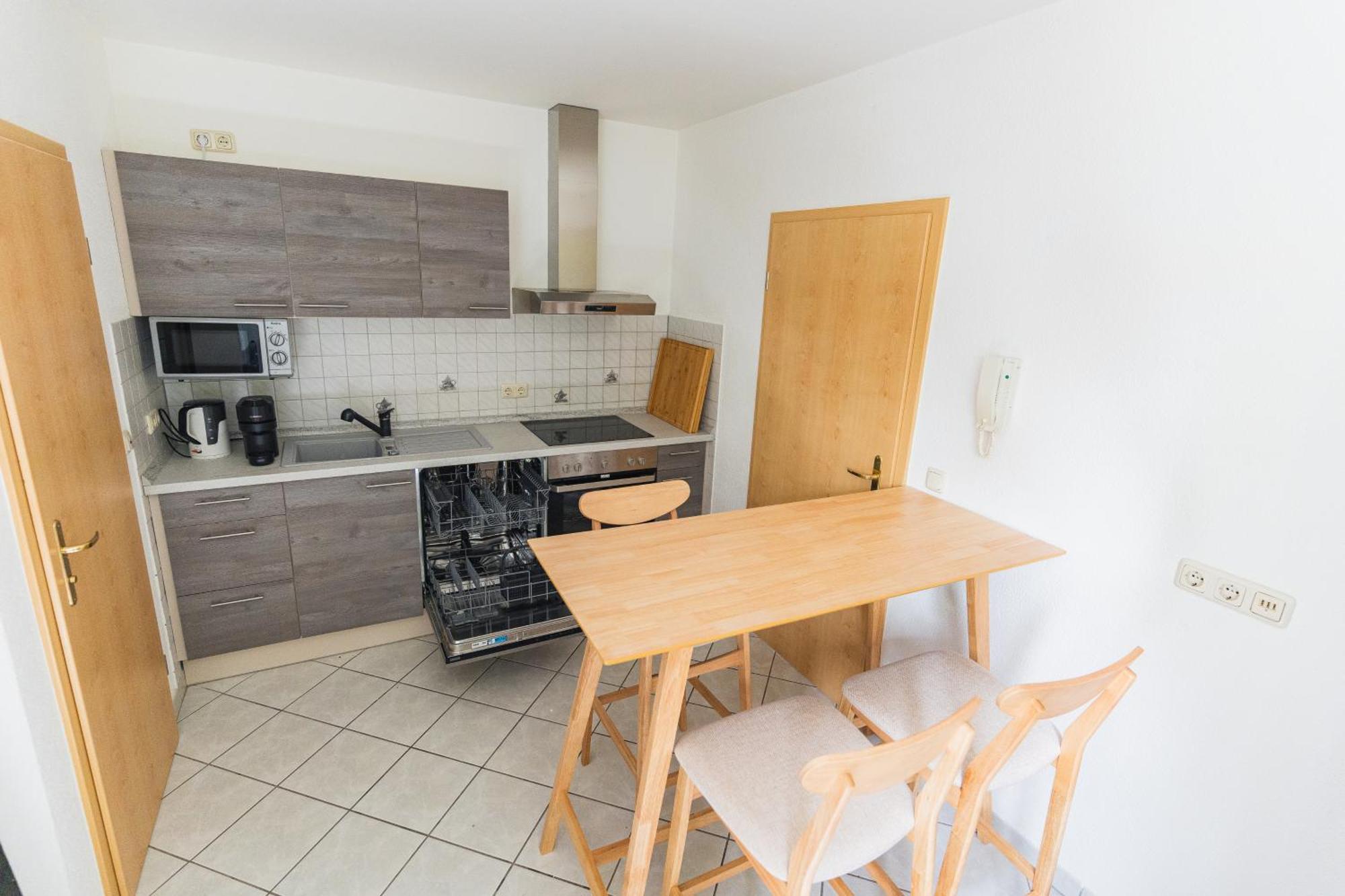 Appartment In Den Weinbergen Bei Mainz - Mit 2X Doppelzimmern, 1X Grosses Wohnzimmer, Bad & Kueche Stadecken-Elsheim Buitenkant foto