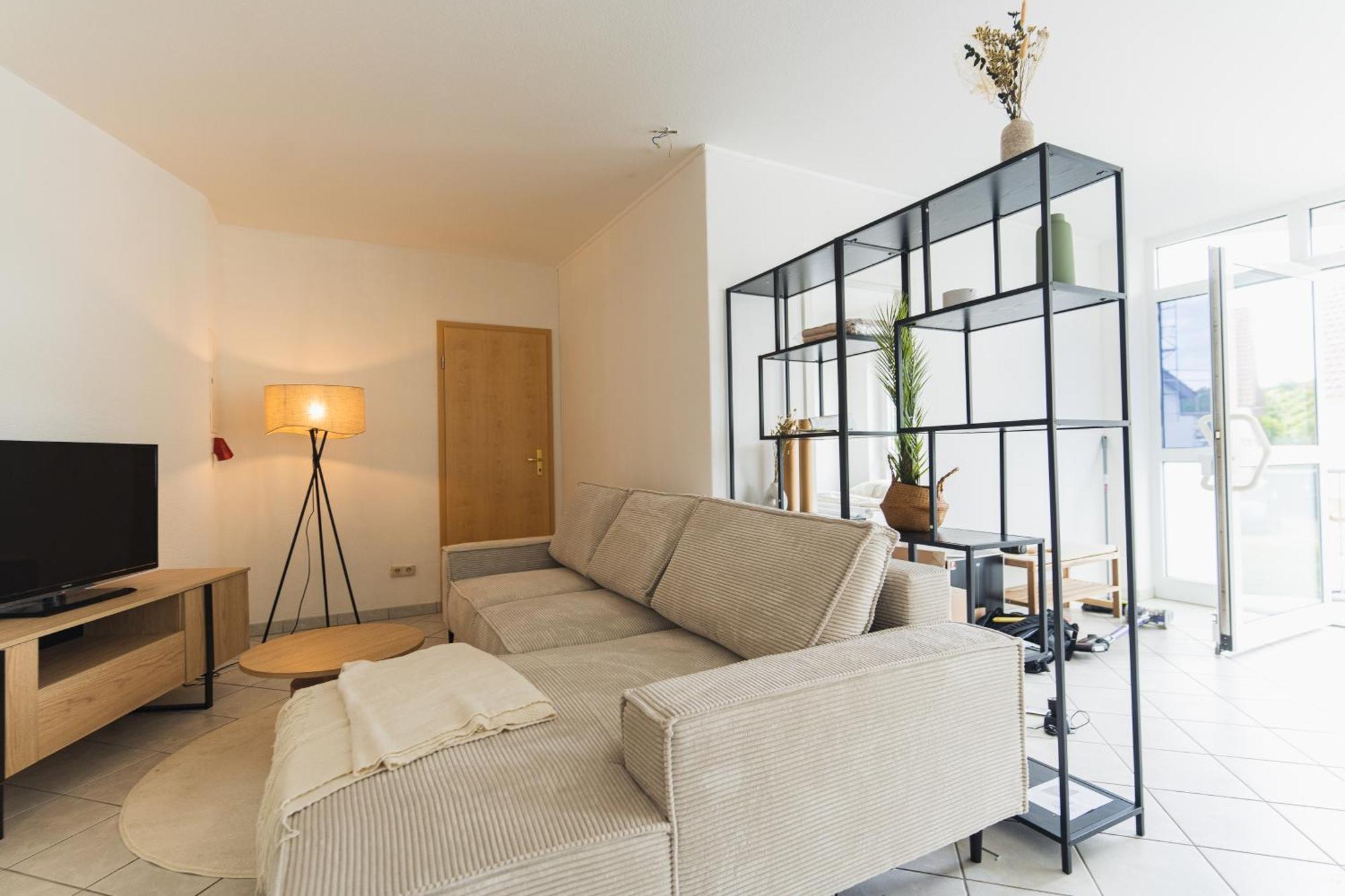 Appartment In Den Weinbergen Bei Mainz - Mit 2X Doppelzimmern, 1X Grosses Wohnzimmer, Bad & Kueche Stadecken-Elsheim Buitenkant foto