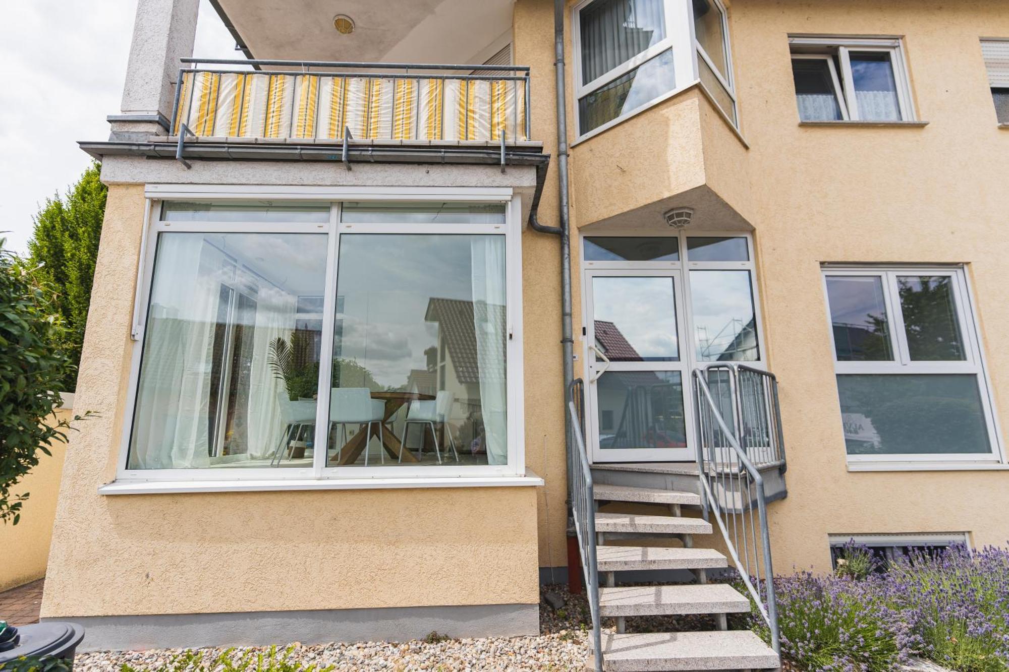 Appartment In Den Weinbergen Bei Mainz - Mit 2X Doppelzimmern, 1X Grosses Wohnzimmer, Bad & Kueche Stadecken-Elsheim Buitenkant foto